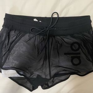 Alo black & white lined athletic shorts